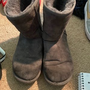 Ugg woman’s classic short boots